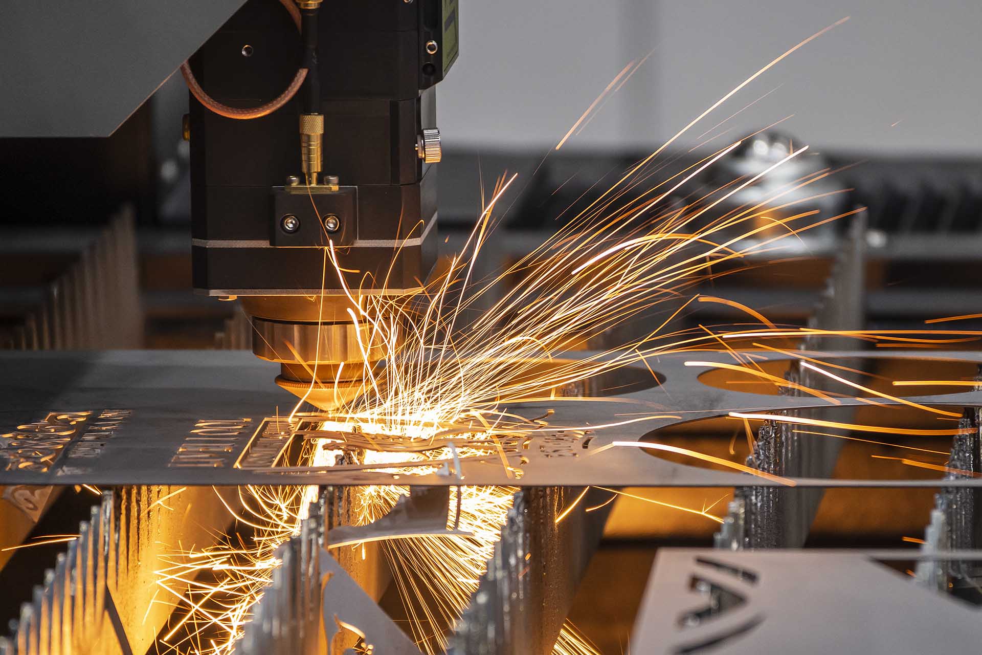 Custom Fabrication Services - The fiber laser cutting machine